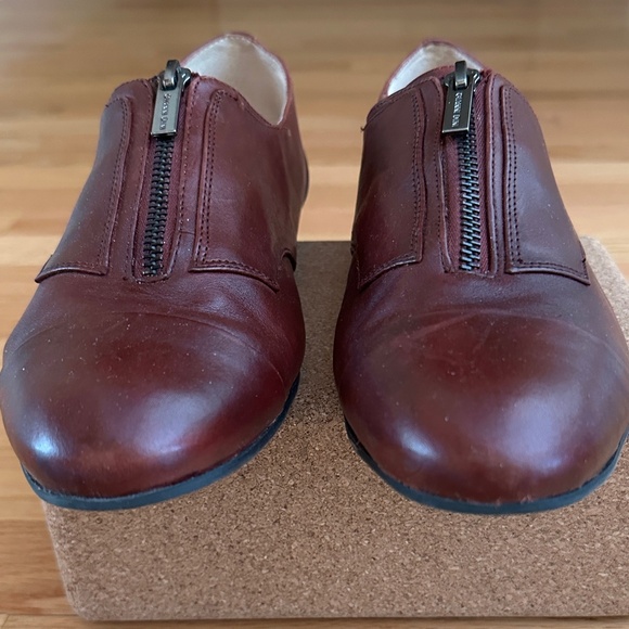 Gianni Bini Burgundy Leather Loafers with Zipper Size 9.5M Womens - Picture 3 of 15